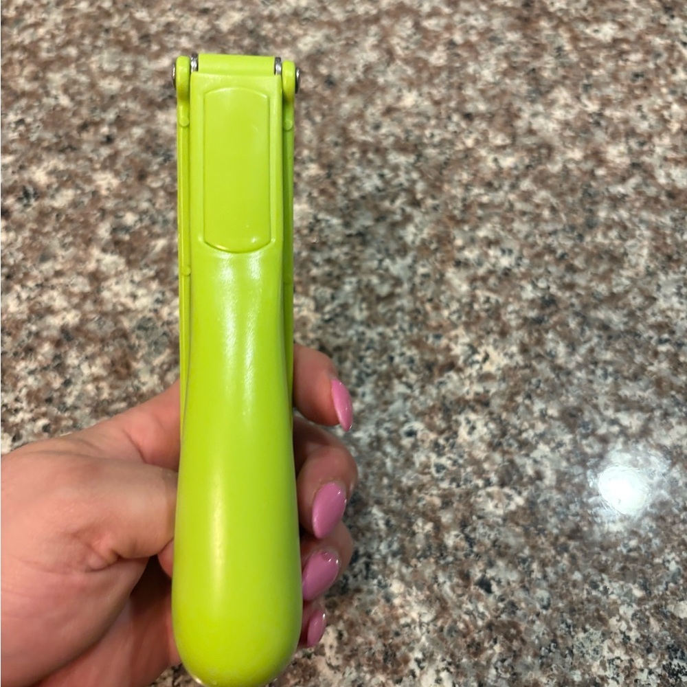Green Garlic Press - Picture 3 of 5